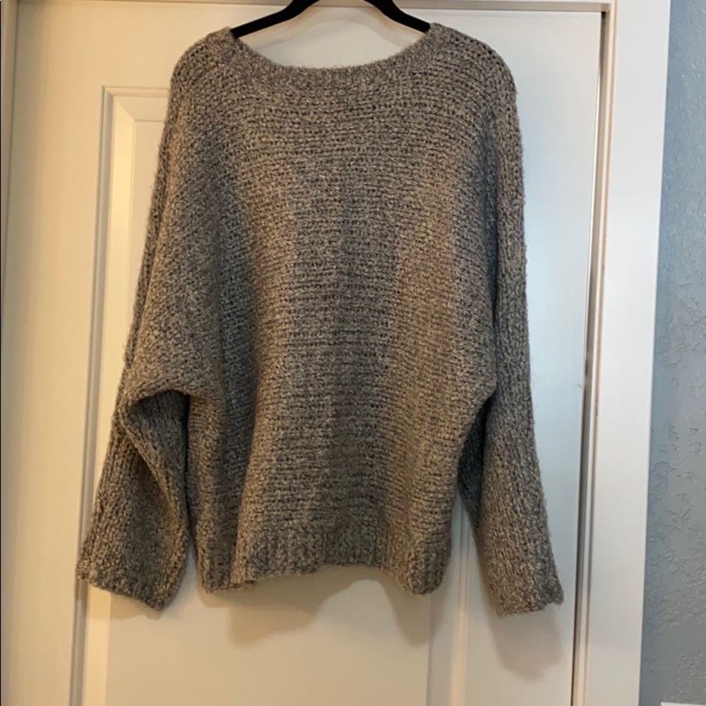 Sen gray sweater. - Picture 4 of 4